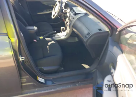 2011 Toyota Corolla S z USA, uszkodzony, nr VIN 2T1BU4EE8BC618006